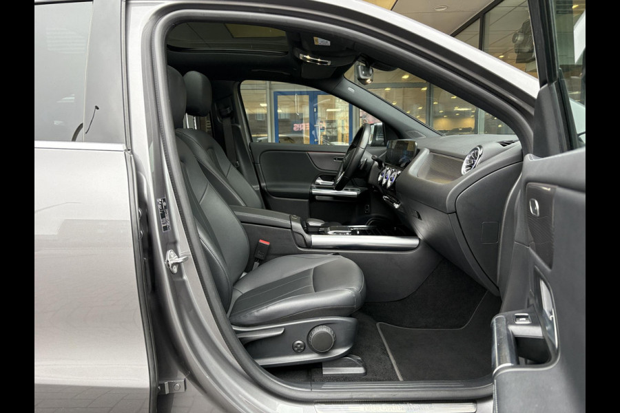 Mercedes-Benz EQA 250 Business Solution Luxury 67 kWh | 95% SOH | Wegklapbare Trekhaak | Panoramadak | Stoelverwarming | Elek. Kofferklep |