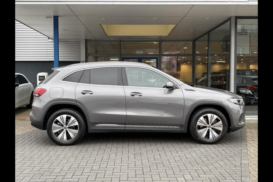 Mercedes-Benz EQA 250 Business Solution Luxury 67 kWh | 95% SOH | Wegklapbare Trekhaak | Panoramadak | Stoelverwarming | Elek. Kofferklep |