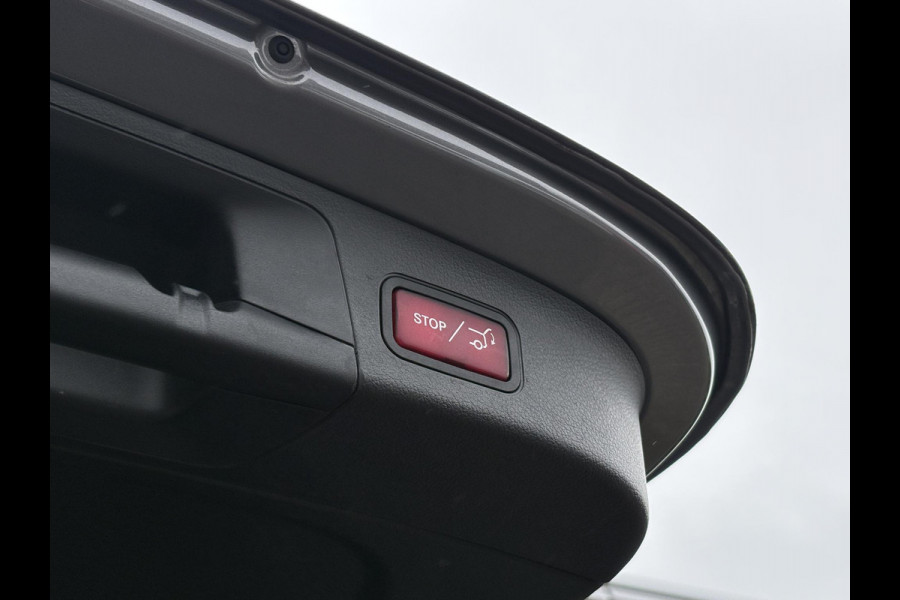 Mercedes-Benz EQA 250 Business Solution Luxury 67 kWh | 95% SOH | Wegklapbare Trekhaak | Panoramadak | Stoelverwarming | Elek. Kofferklep |