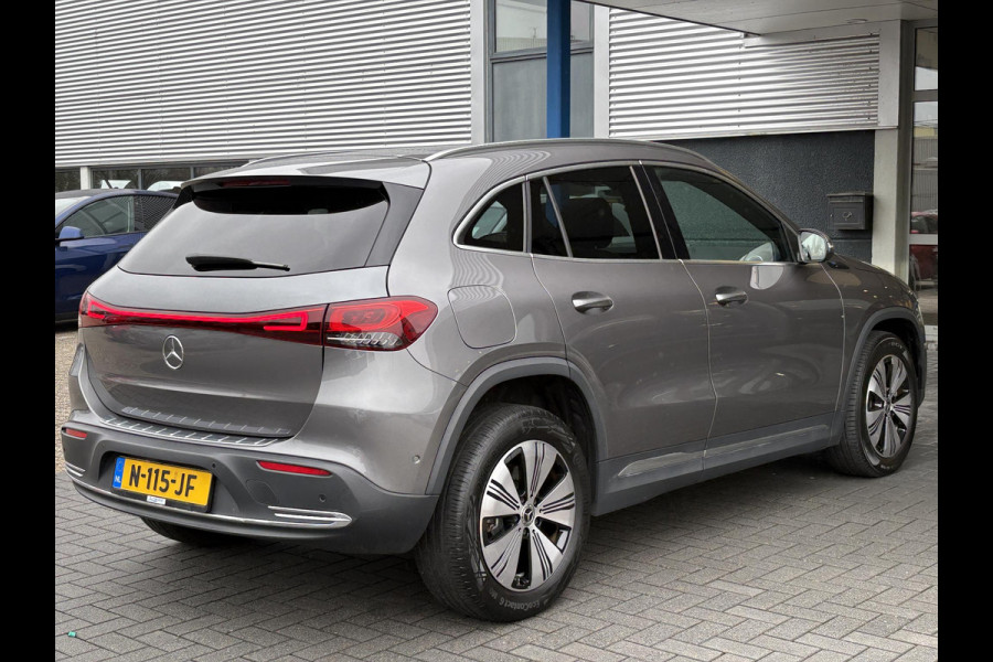 Mercedes-Benz EQA 250 Business Solution Luxury 67 kWh | 95% SOH | Wegklapbare Trekhaak | Panoramadak | Stoelverwarming | Elek. Kofferklep |