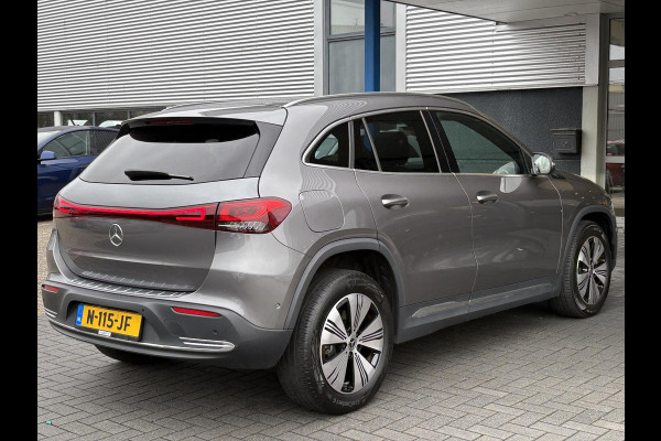 Mercedes-Benz EQA 250 Business Solution Luxury 67 kWh | 95% SOH | Wegklapbare Trekhaak | Panoramadak | Stoelverwarming | Elek. Kofferklep |