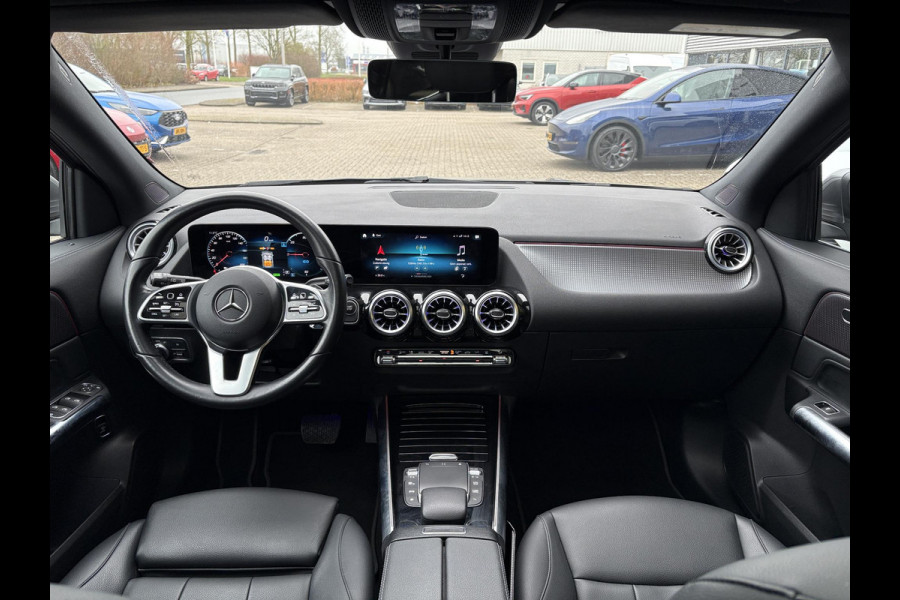 Mercedes-Benz EQA 250 Business Solution Luxury 67 kWh | 95% SOH | Wegklapbare Trekhaak | Panoramadak | Stoelverwarming | Elek. Kofferklep |
