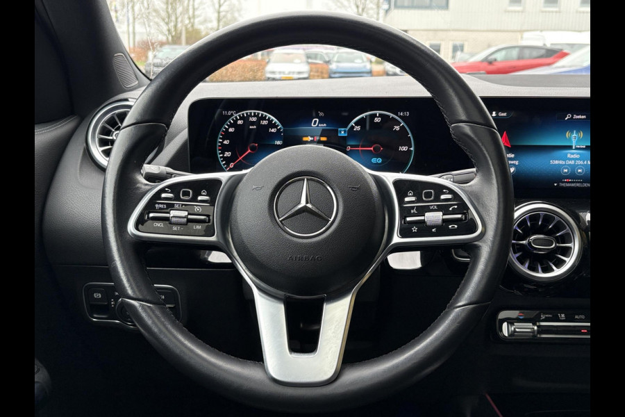 Mercedes-Benz EQA 250 Business Solution Luxury 67 kWh | 95% SOH | Wegklapbare Trekhaak | Panoramadak | Stoelverwarming | Elek. Kofferklep |