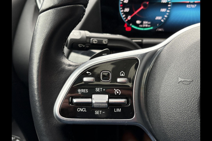 Mercedes-Benz EQA 250 Business Solution Luxury 67 kWh | 95% SOH | Wegklapbare Trekhaak | Panoramadak | Stoelverwarming | Elek. Kofferklep |