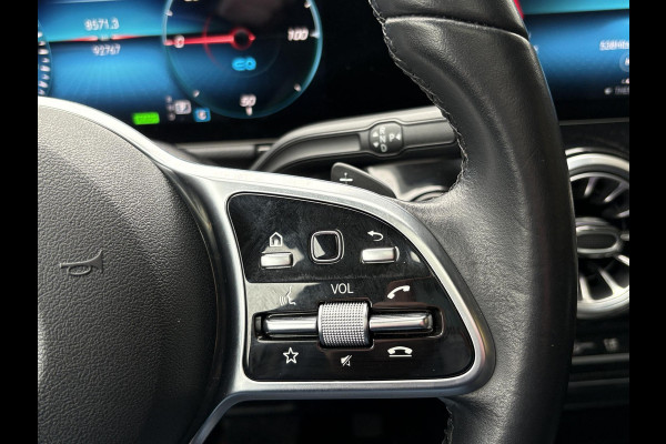 Mercedes-Benz EQA 250 Business Solution Luxury 67 kWh | 95% SOH | Wegklapbare Trekhaak | Panoramadak | Stoelverwarming | Elek. Kofferklep |