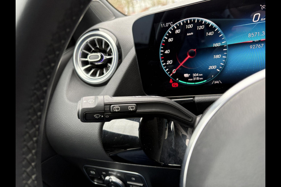 Mercedes-Benz EQA 250 Business Solution Luxury 67 kWh | 95% SOH | Wegklapbare Trekhaak | Panoramadak | Stoelverwarming | Elek. Kofferklep |