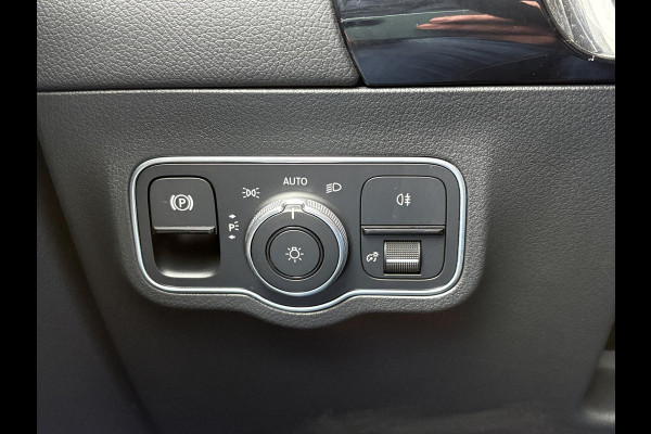 Mercedes-Benz EQA 250 Business Solution Luxury 67 kWh | 95% SOH | Wegklapbare Trekhaak | Panoramadak | Stoelverwarming | Elek. Kofferklep |