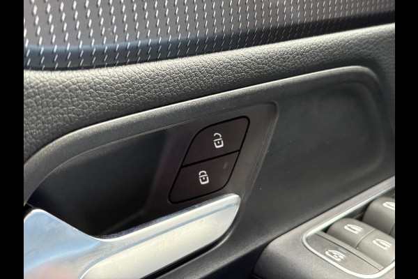 Mercedes-Benz EQA 250 Business Solution Luxury 67 kWh | 95% SOH | Wegklapbare Trekhaak | Panoramadak | Stoelverwarming | Elek. Kofferklep |