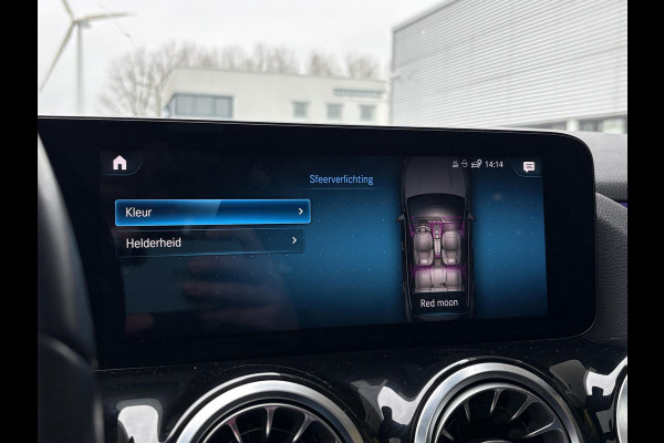 Mercedes-Benz EQA 250 Business Solution Luxury 67 kWh | 95% SOH | Wegklapbare Trekhaak | Panoramadak | Stoelverwarming | Elek. Kofferklep |