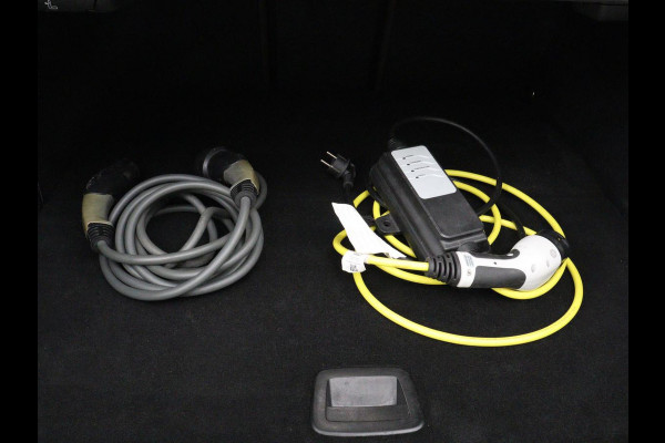 BMW 3-serie 330e Business Edition Plus | Sportstoelen | Leder | Adaptive cruise | Stoelverwarming | Carplay | Stuurverwarming | Navigatie | Parkeerhulp | Full LED | Live Cockpit | Individual Aventurinrot metallic | PHEV | Plug In