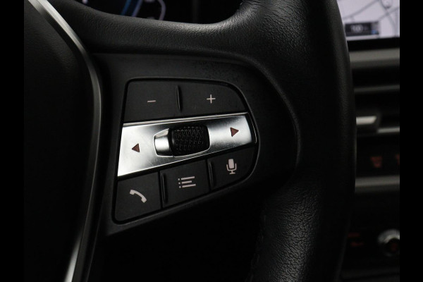 BMW 3-serie 330e Business Edition Plus | Sportstoelen | Leder | Adaptive cruise | Stoelverwarming | Carplay | Stuurverwarming | Navigatie | Parkeerhulp | Full LED | Live Cockpit | Individual Aventurinrot metallic | PHEV | Plug In