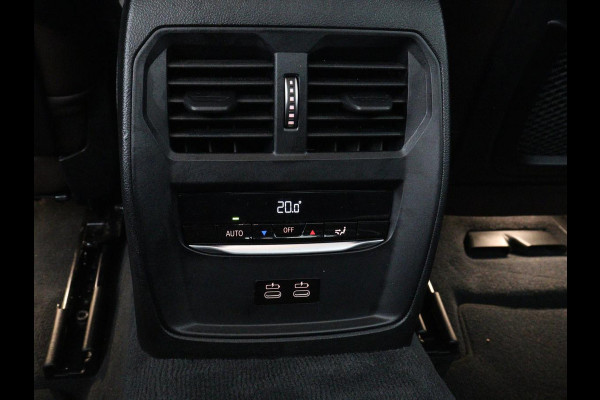 BMW 3-serie 330e Business Edition Plus | Sportstoelen | Leder | Adaptive cruise | Stoelverwarming | Carplay | Stuurverwarming | Navigatie | Parkeerhulp | Full LED | Live Cockpit | Individual Aventurinrot metallic | PHEV | Plug In