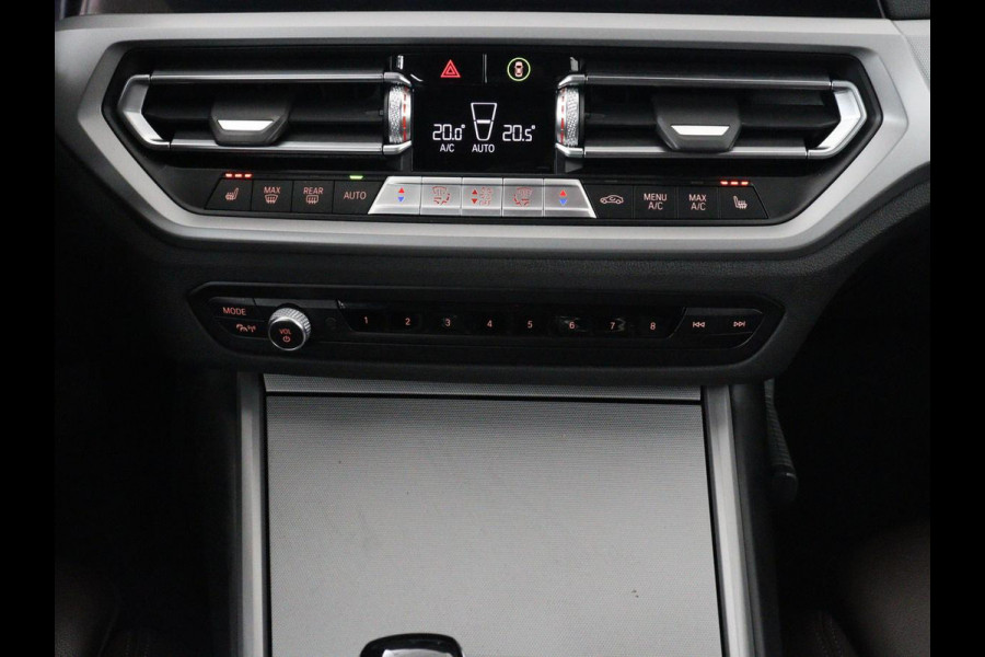 BMW 3-serie 330e Business Edition Plus | Sportstoelen | Leder | Adaptive cruise | Stoelverwarming | Carplay | Stuurverwarming | Navigatie | Parkeerhulp | Full LED | Live Cockpit | Individual Aventurinrot metallic | PHEV | Plug In