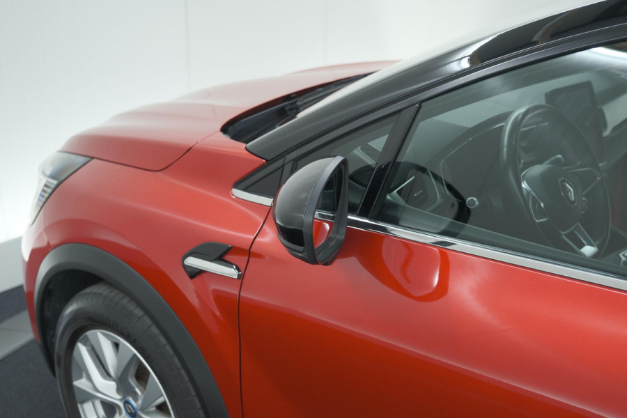 Renault Captur 1.6 E-Tech Plug-in Hybrid 160 Intens | Pack Winter | Apple Carplay | 9.3 Inch Groot Scherm | Parkeersensoren