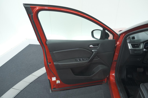 Renault Captur 1.6 E-Tech Plug-in Hybrid 160 Intens | Pack Winter | Apple Carplay | 9.3 Inch Groot Scherm | Parkeersensoren