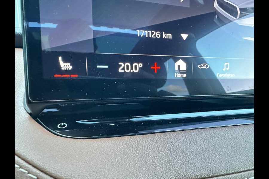 Škoda ENYAQ iV 80 | SOH: nnb | Panorama | Havana Leder | Trekhaak | Blindspot | Memory Seat |