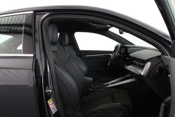 Audi A3 Limousine 35 TFSI edition one > S line interieur/Matrix-LED/Sfeerverlichting