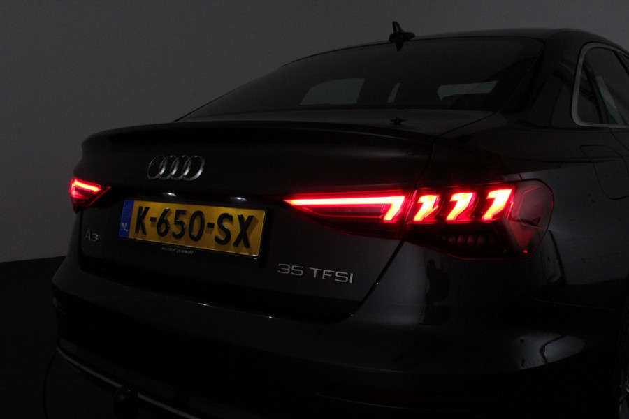 Audi A3 Limousine 35 TFSI edition one > S line interieur/Matrix-LED/Sfeerverlichting