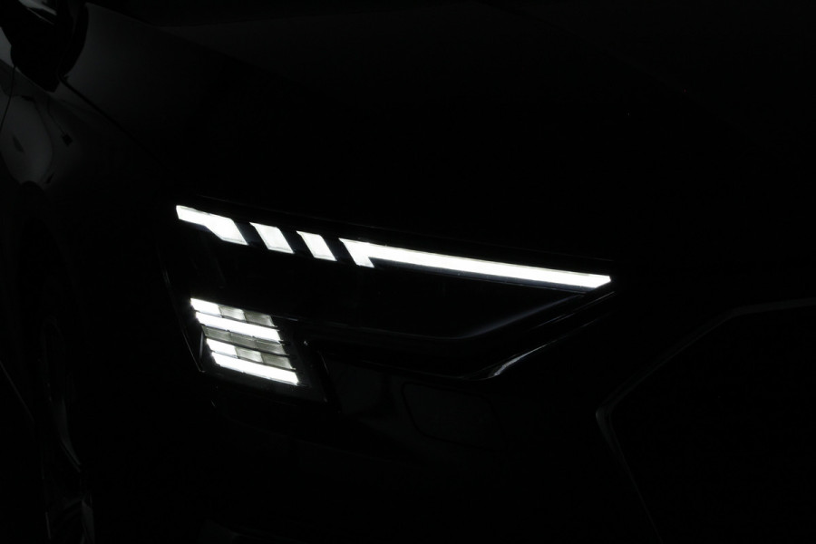 Audi A3 Limousine 35 TFSI edition one > S line interieur/Matrix-LED/Sfeerverlichting