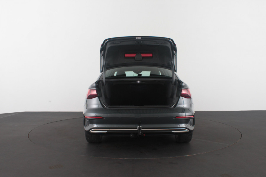 Audi A3 Limousine 35 TFSI edition one > S line interieur/Matrix-LED/Sfeerverlichting