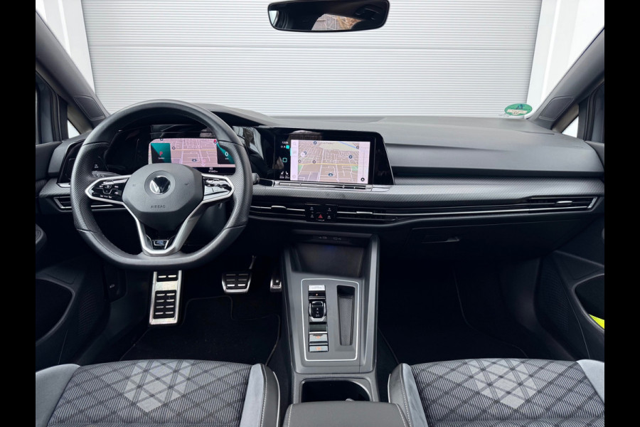 Volkswagen Golf 1.5 eTSI R-Line Pano/Matrix/Blindspot