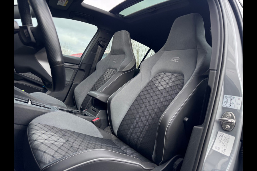 Volkswagen Golf 1.5 eTSI R-Line Pano/Matrix/Blindspot