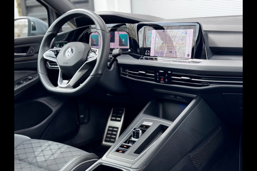 Volkswagen Golf 1.5 eTSI R-Line Pano/Matrix/Blindspot