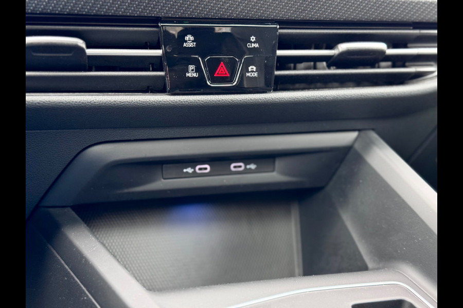 Volkswagen Golf 1.5 eTSI R-Line Pano/Matrix/Blindspot