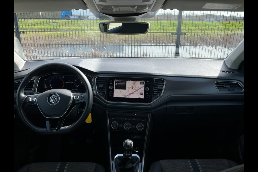 Volkswagen T-Roc 1.0 TSI Style | 1ste eigenaar | PDC | Carplay | Navi |