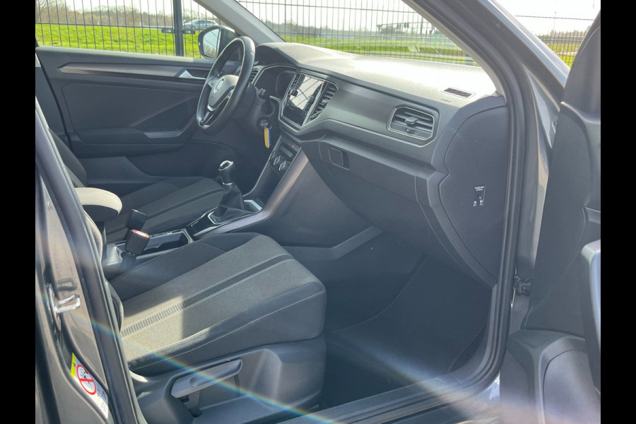 Volkswagen T-Roc 1.0 TSI Style | 1ste eigenaar | PDC | Carplay | Navi |