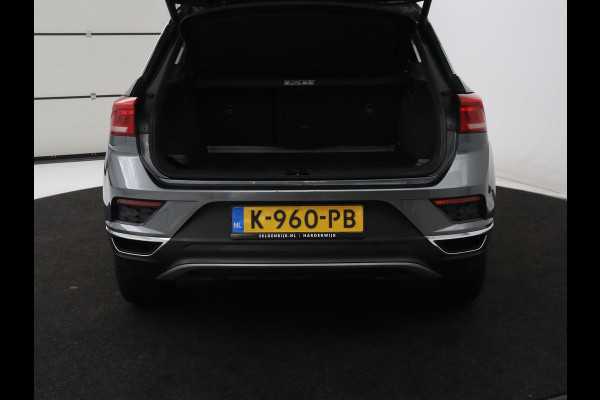Volkswagen T-Roc 1.0 TSI Style Business | Adaptive cruise | Carplay | Navigatie | DAB | Climate control | Bluetooth | Parkeerhulp