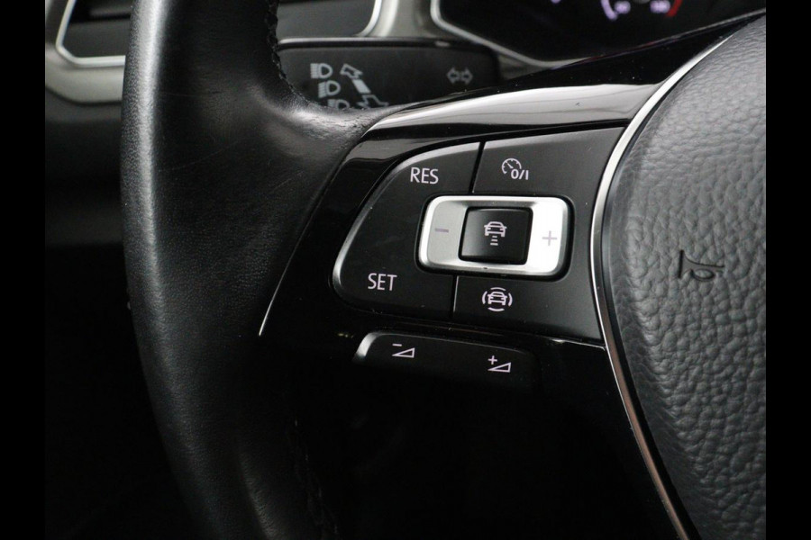 Volkswagen T-Roc 1.0 TSI Style Business | Adaptive cruise | Carplay | Navigatie | DAB | Climate control | Bluetooth | Parkeerhulp