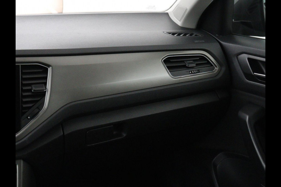 Volkswagen T-Roc 1.0 TSI Style Business | Adaptive cruise | Carplay | Navigatie | DAB | Climate control | Bluetooth | Parkeerhulp