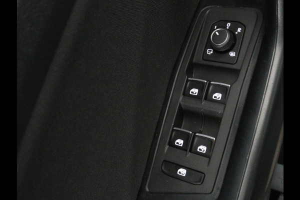 Volkswagen T-Roc 1.0 TSI Style Business | Adaptive cruise | Carplay | Navigatie | DAB | Climate control | Bluetooth | Parkeerhulp