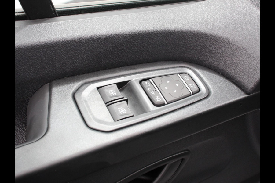 Renault Trafic 2.0 Blue dC1 150PK L2H1 Advance Dubbele Cabine Navigatie Airco Lichtmetalen velgen Betimmering Trekhaak Camera Parkeer sensoren Dab