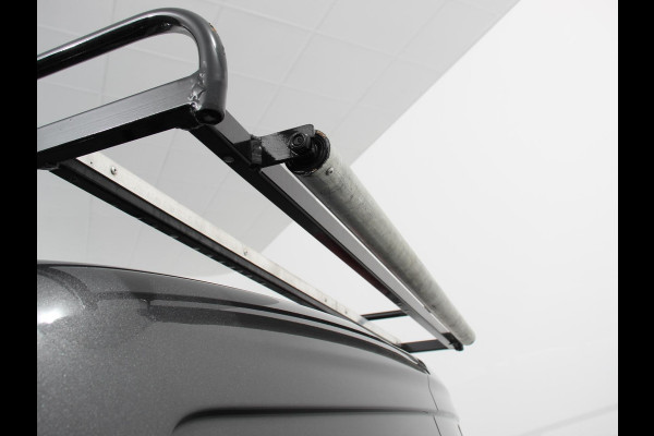 Ford Transit Connect 100pk Automaat L2 Trend | Navigatie | Camera | Imperiaal met ladder rol | Cruise control | Trekhaak | 3-Zits | Airco | DAB+ | Euro6