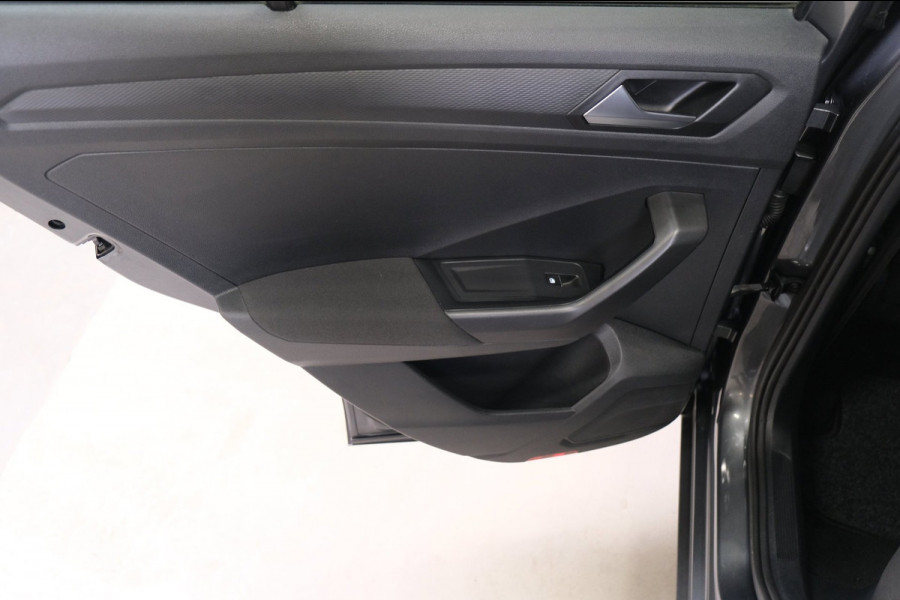 Volkswagen T-Roc 1.0 TSI Style - N.A.P. Airco, Cruise, PDC, Carplay.