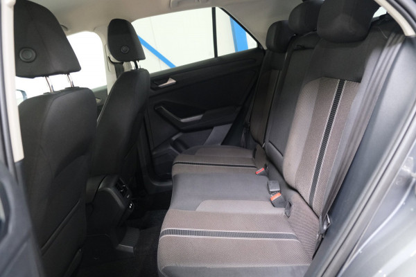 Volkswagen T-Roc 1.0 TSI Style - N.A.P. Airco, Cruise, PDC, Carplay.