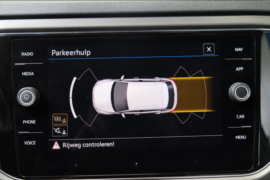 Volkswagen T-Roc 1.0 TSI Style - N.A.P. Airco, Cruise, PDC, Carplay.