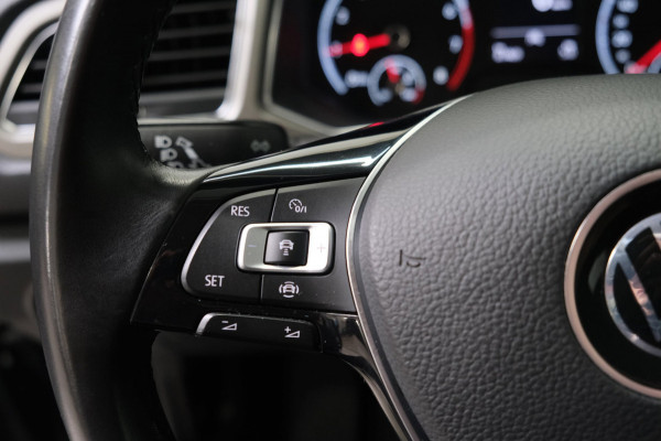 Volkswagen T-Roc 1.0 TSI Style - N.A.P. Airco, Cruise, PDC, Carplay.