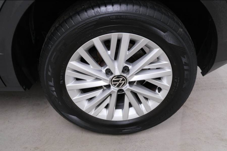 Volkswagen T-Roc 1.0 TSI Style - N.A.P. Airco, Cruise, PDC, Carplay.