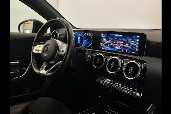 Mercedes-Benz A-Klasse 180 AMG Night Edition / NL-auto / Widescreen