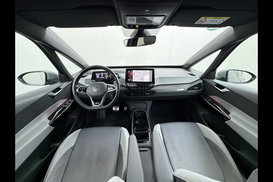 Volkswagen ID.3 First Plus 62kWh Camera Navi-Pro Adap.Cruise Matrix led 19" Ecc Apple Carplay Android Auto SOH 91% Stoel+Stuurverwarming Lmv Privacy Glas Keyless Advanced Rijstrooksensor Led-a.licht dynamisch 1e Eigenaar Dealeronderhouden Origineel Nederlandse Auto