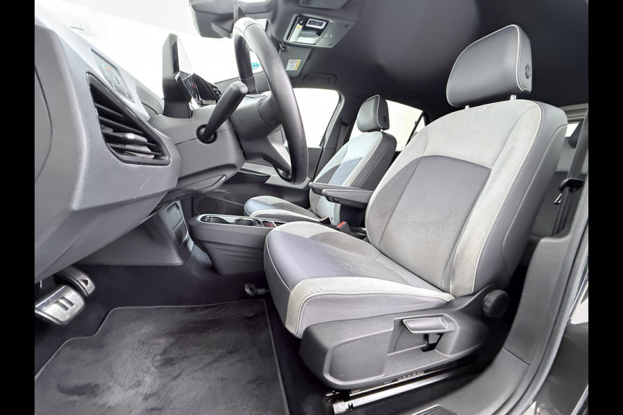 Volkswagen ID.3 First Plus 62kWh Camera Navi-Pro Adap.Cruise Matrix led 19" Ecc Apple Carplay Android Auto SOH 91% Stoel+Stuurverwarming Lmv Privacy Glas Keyless Advanced Rijstrooksensor Led-a.licht dynamisch 1e Eigenaar Dealeronderhouden Origineel Nederlandse Auto