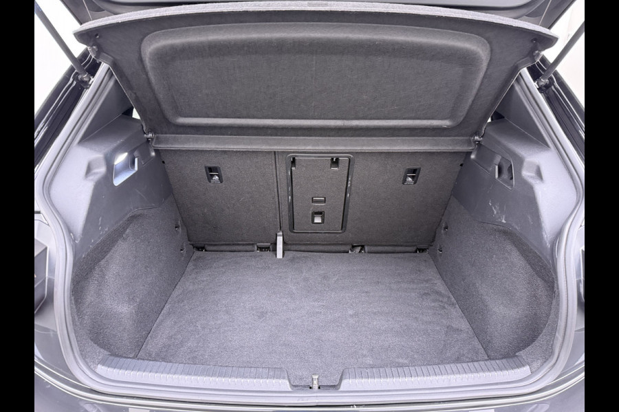 Volkswagen ID.3 First Plus 62kWh Camera Navi-Pro Adap.Cruise Matrix led 19" Ecc Apple Carplay Android Auto SOH 91% Stoel+Stuurverwarming Lmv Privacy Glas Keyless Advanced Rijstrooksensor Led-a.licht dynamisch 1e Eigenaar Dealeronderhouden Origineel Nederlandse Auto