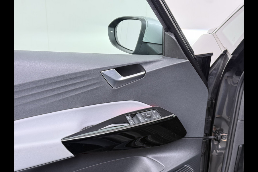 Volkswagen ID.3 First Plus 62kWh Camera Navi-Pro Adap.Cruise Matrix led 19" Ecc Apple Carplay Android Auto SOH 91% Stoel+Stuurverwarming Lmv Privacy Glas Keyless Advanced Rijstrooksensor Led-a.licht dynamisch 1e Eigenaar Dealeronderhouden Origineel Nederlandse Auto