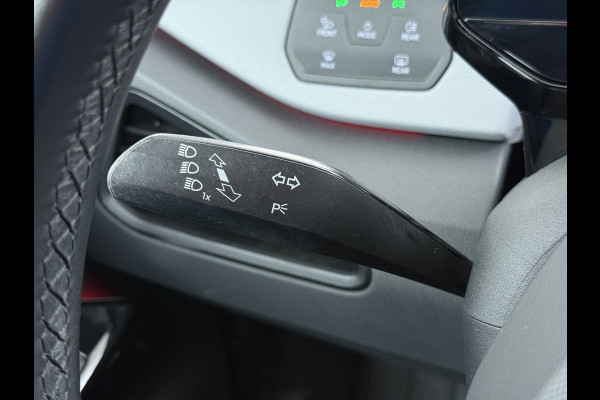 Volkswagen ID.3 First Plus 62kWh Camera Navi-Pro Adap.Cruise Matrix led 19" Ecc Apple Carplay Android Auto SOH 91% Stoel+Stuurverwarming Lmv Privacy Glas Keyless Advanced Rijstrooksensor Led-a.licht dynamisch 1e Eigenaar Dealeronderhouden Origineel Nederlandse Auto