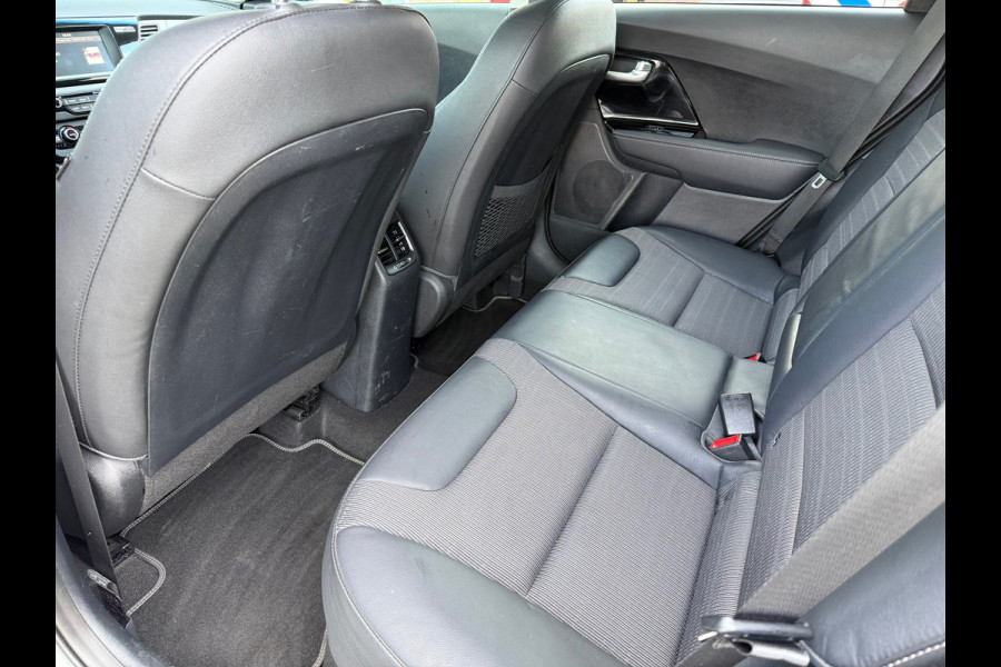 Kia Niro 1.6 GDi Hybrid DynamicLine - Automaat - Navi - Climate - Parkeerhulp