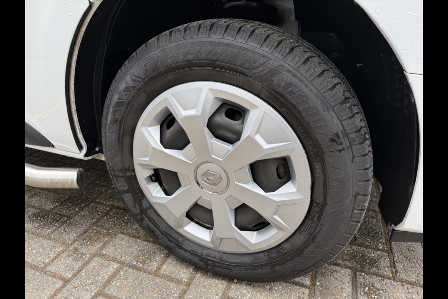 Renault Trafic 2.0 dCi 130pk T29 L2H1 DC 6 persoons Work Edition / vaste prijs rijklaar € 24.950 ex btw / lease € 407 / euro 6 / bpm vrij / trekhaak / airco / cruise / navigatie / isofix / sidebars