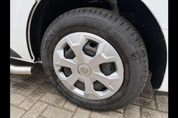 Renault Trafic 2.0 dCi 130pk T29 L2H1 DC 6 persoons Work Edition / vaste prijs rijklaar € 24.950 ex btw / lease € 407 / euro 6 / bpm vrij / trekhaak / airco / cruise / navigatie / isofix / sidebars